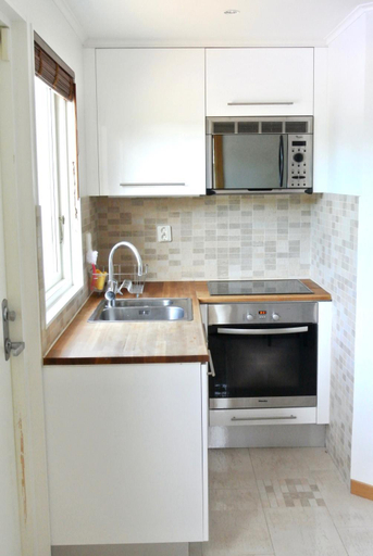 Others 5, Room by Water, Salem
