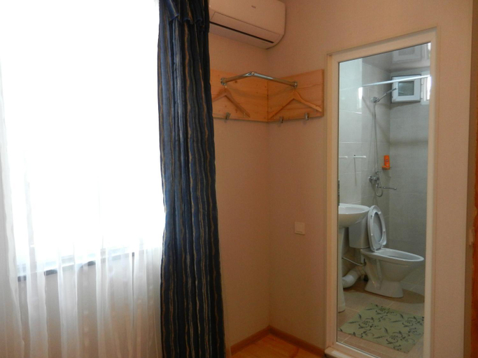 Bathroom 2, guest house katia tbilisi, Tbilisi
