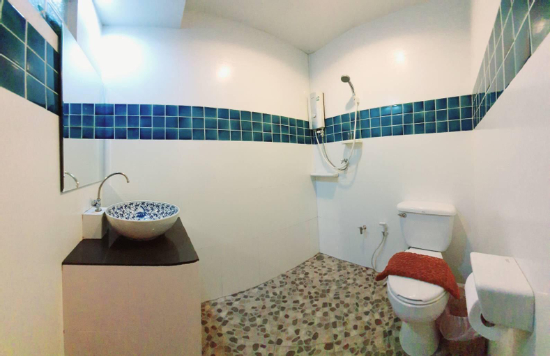 Bathroom 7