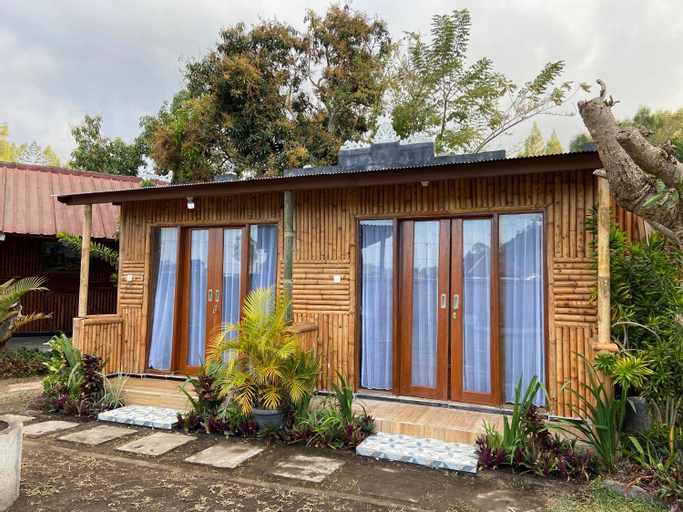 Exterior 9