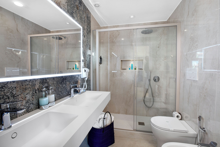 Bathroom 4, Grace Suites, Napoli