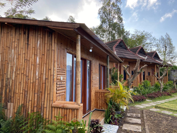 Exterior 7
