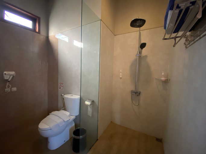 Bathroom 4