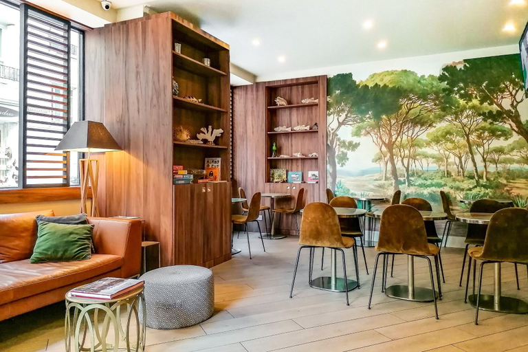 Public Area 3, Hôtel de France, un hôtel AMMI, Alpes-Maritimes