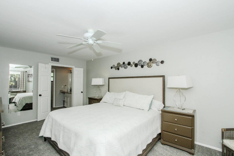 Others 3, Park Shore Resort, 1st Floor, Bldg.F, Collier