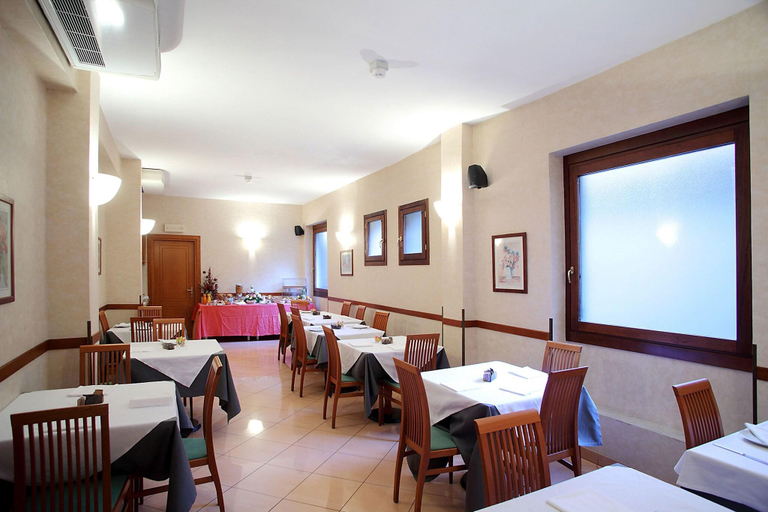 Food & Drinks 5, Cavour, Genova