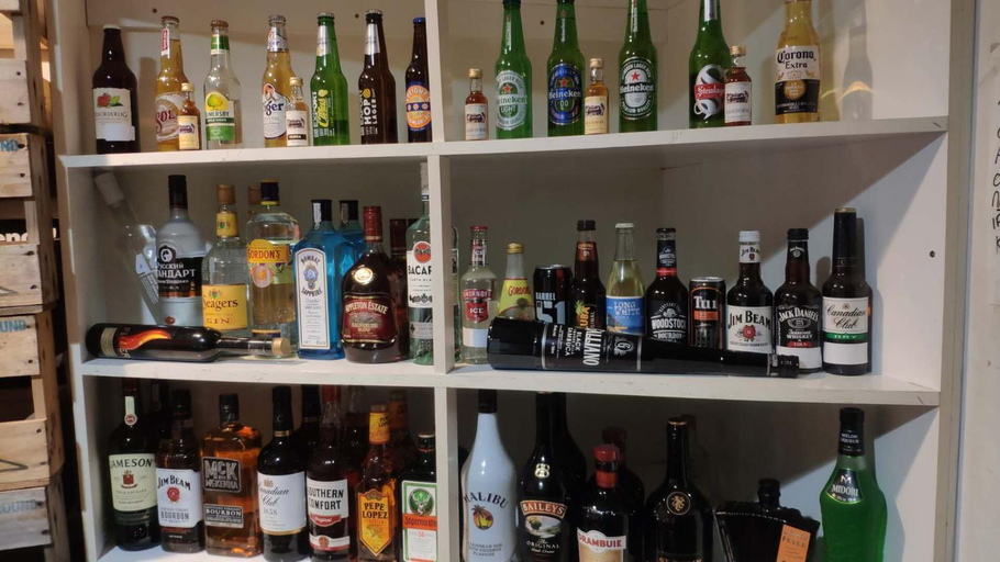 Food & Drinks 3, South Rakaia Hotel, Ashburton