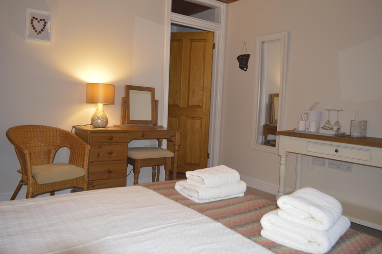 Others 3, Troedyrhiw Bed & Breakfast, Ceredigion