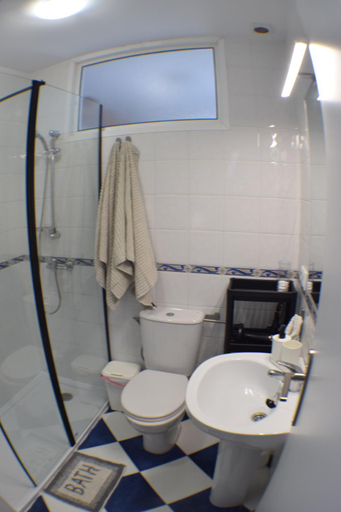 Bathroom 4, Sancti Petri House, Cádiz