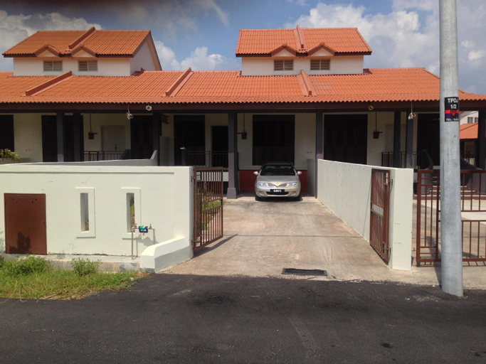 Exterior 13