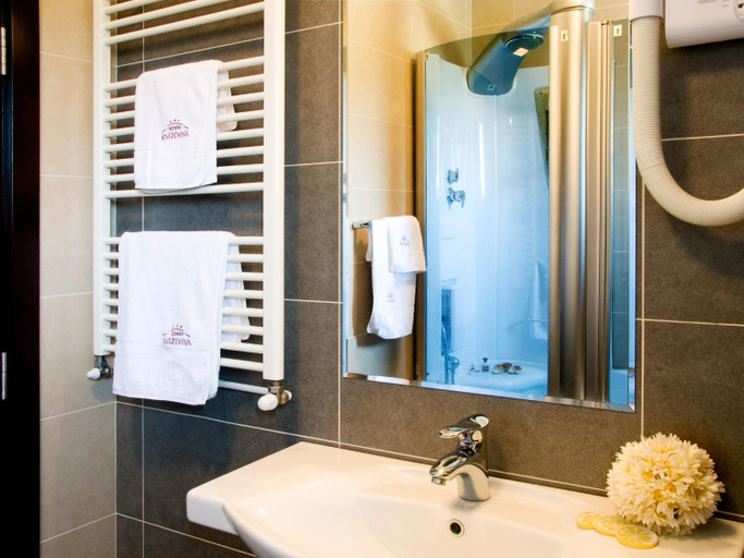 Bathroom, Hotel Knezevina, Barajevo