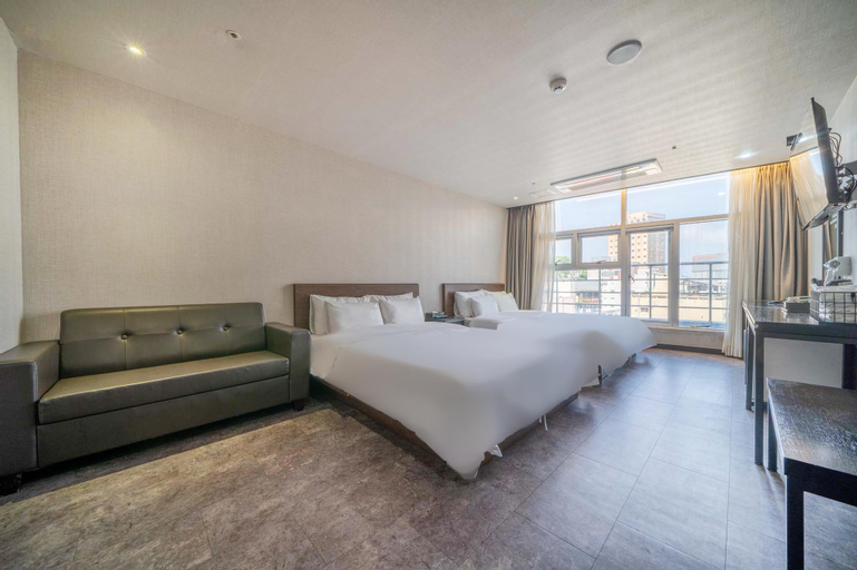 Bedroom 6