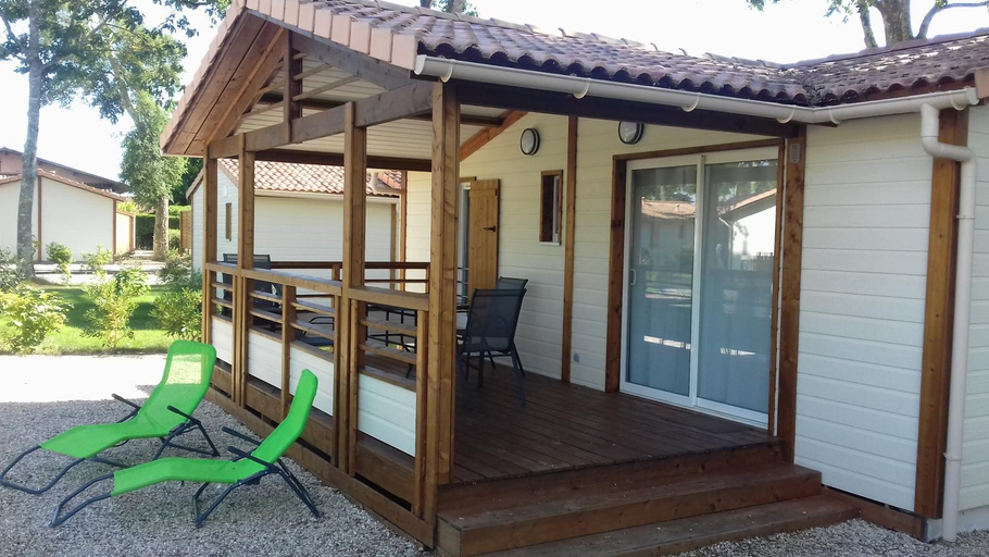 Others 3, chalet avec piscine, Landes