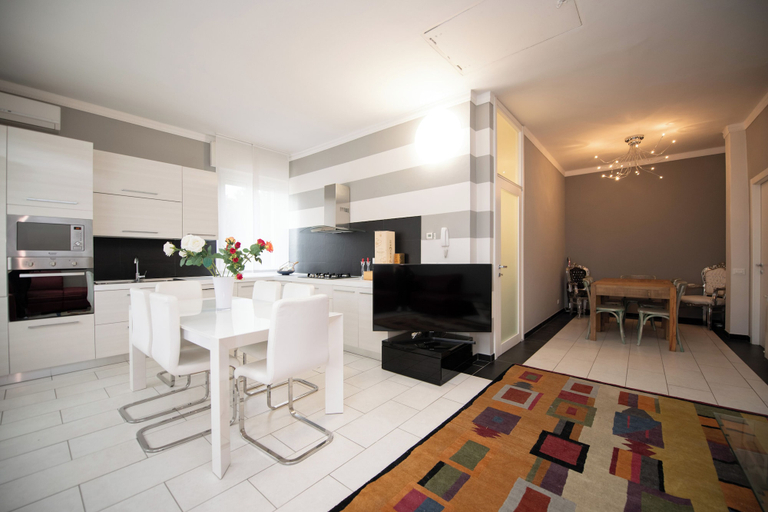 Others 5, Villa Lucia, Brescia