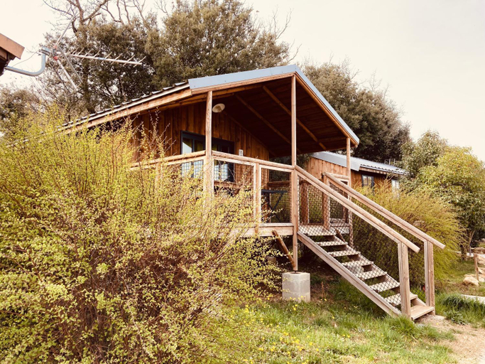 Exterior 12