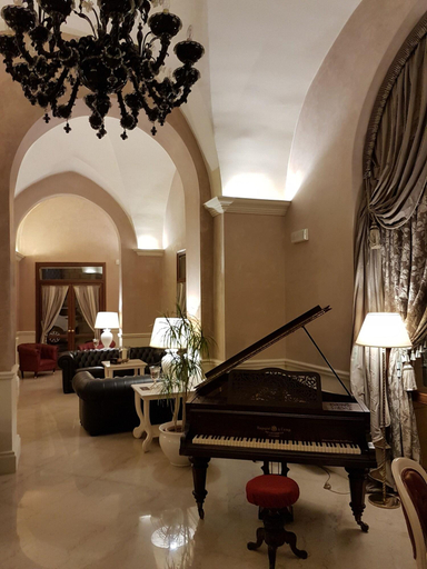 Public Area 3, SANTA CHIARA Suite Hotel & Spa - Lecce, Lecce