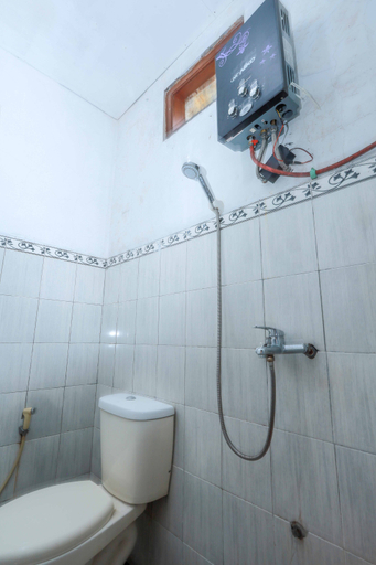 Bathroom 5, Artana Guest House By ARBA, Bandung