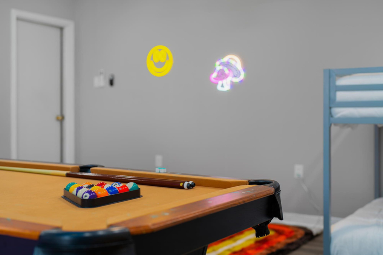 Others 5, 70s House Fun 6 Bedroom Pool Game Room, Williamson