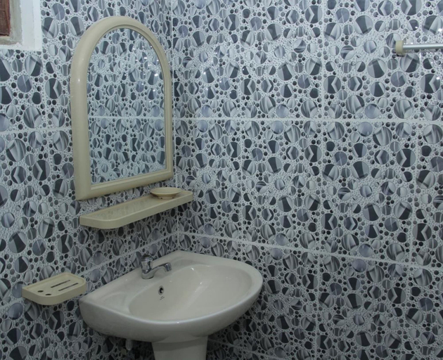 Bathroom 4, Forest & Fields Sinharaja, Kotapola