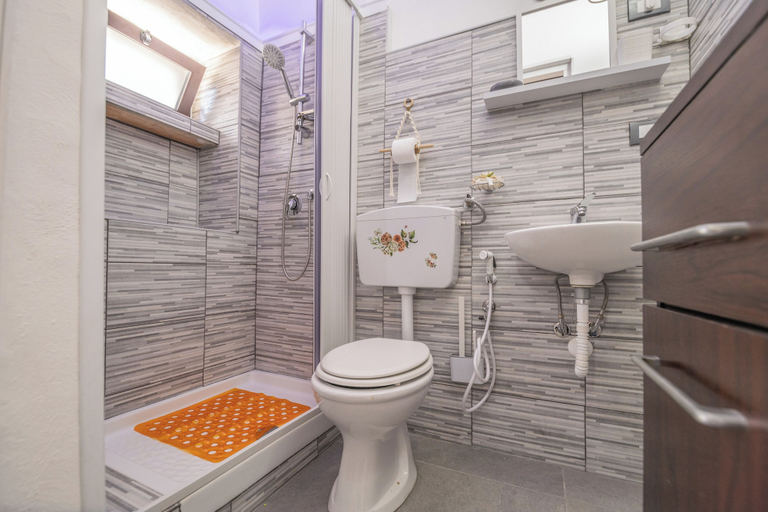 Bathroom 3, La Casa di Sciù Sciù, Palermo