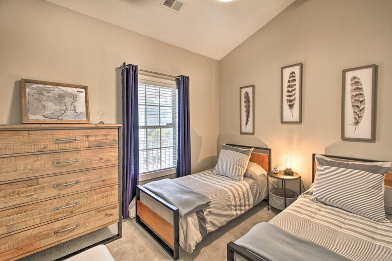 Bedroom 3, Less Than 3 Mi to Broadway at the Beach Updated Condo!, Horry