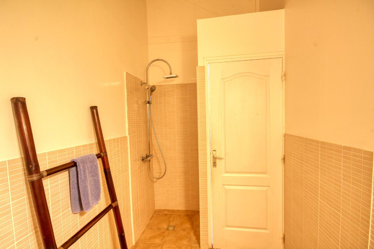 Bathroom 2, Villa de standing vue mer (MQTI08), Les Trois-Îlets