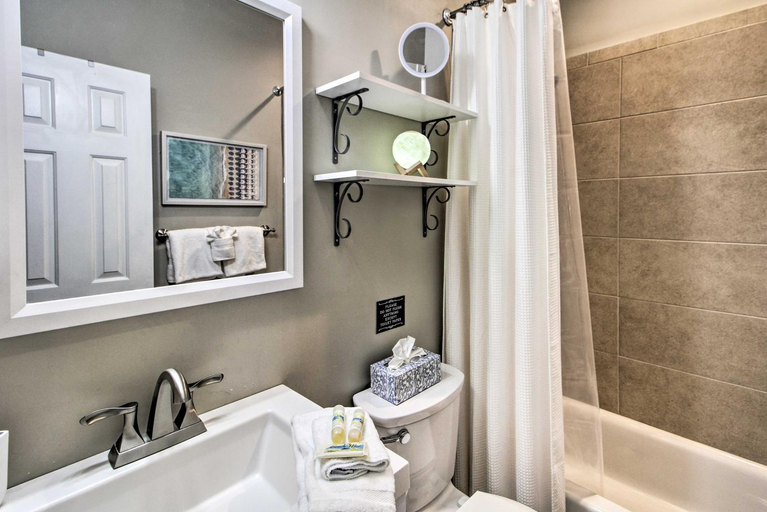 Bedroom 4, Less Than 3 Mi to Broadway at the Beach Updated Condo!, Horry