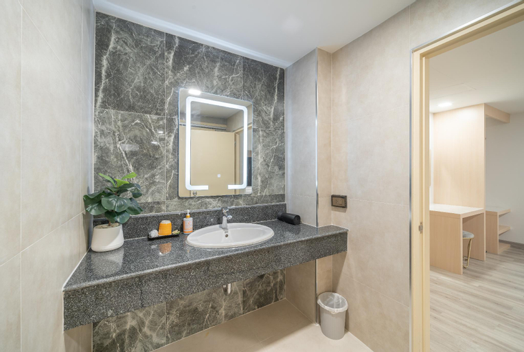 Bathroom 8