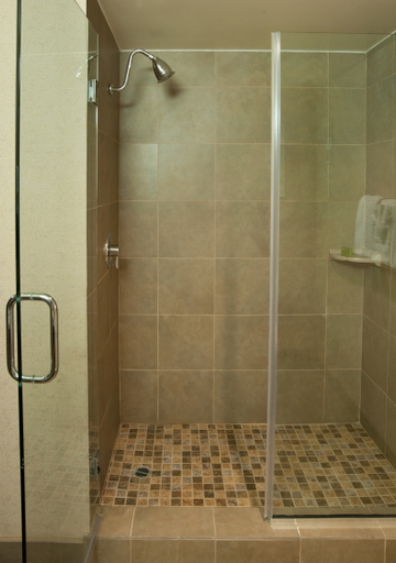 Bathroom 4, Airtel Plaza Hotel, Los Angeles