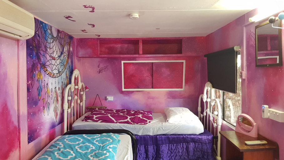 Others 4, Alice's Secret Travellers Inn, Alice Springs- Ross