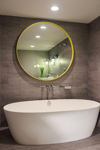 Bathroom 11