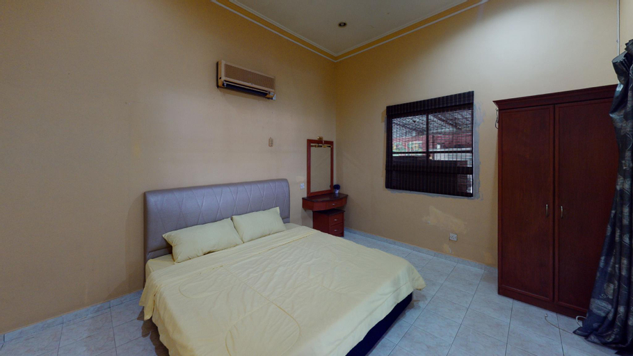 Bedroom 8
