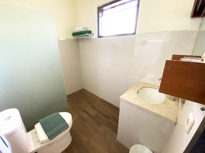 Bathroom 5, Green Forest Bandung, Bandung