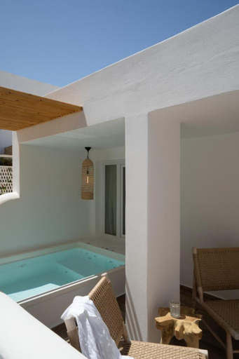 Hot tub 5, Allegro Suites Oia, South Aegean
