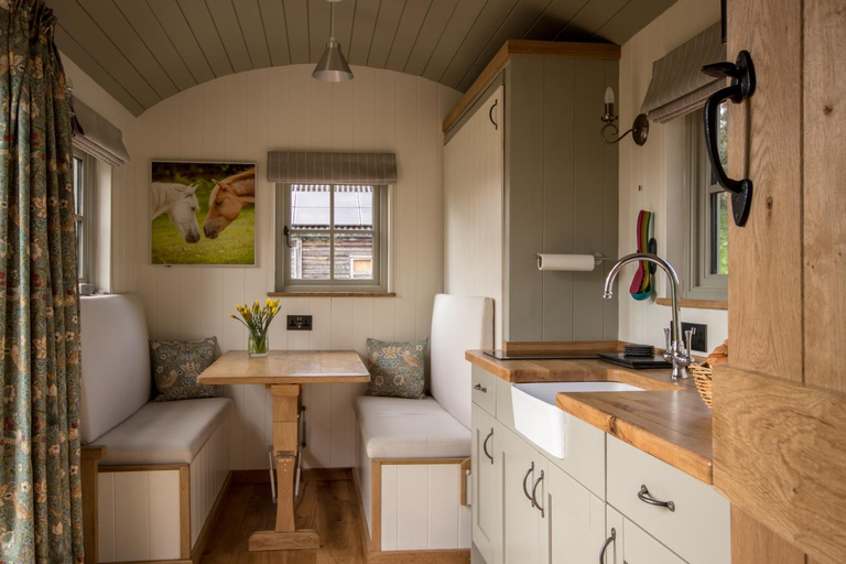 Others 5, Luxury Shepherds Hut, Hampshire