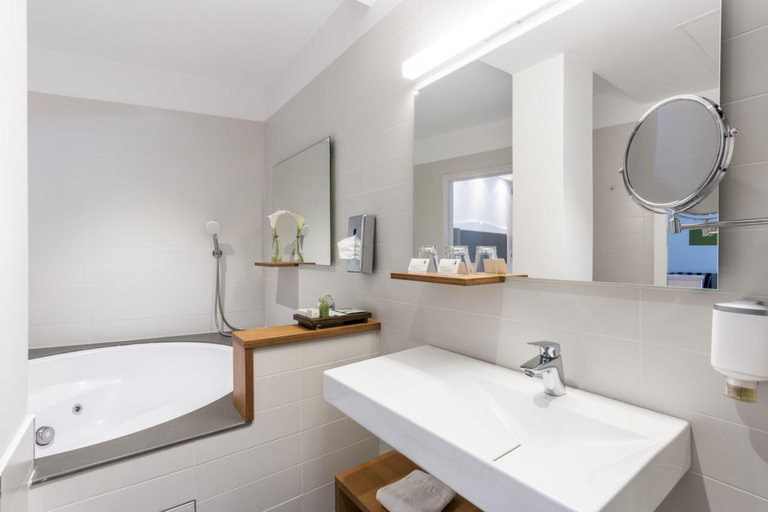 Bathroom 4, ARTIEM Audax, Baleares