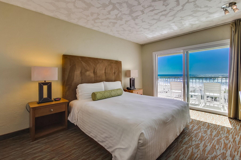 Bedroom 1, Surfer Beach Hotel, San Diego