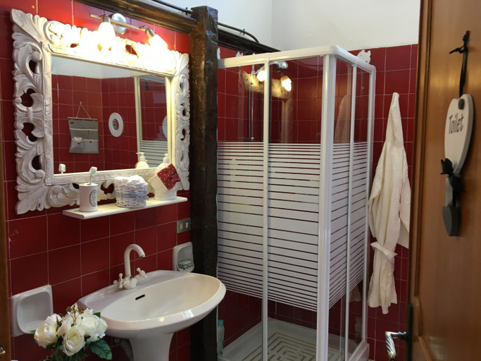 Bathroom 3, Ncivico19 LT, Olbia-Tempio
