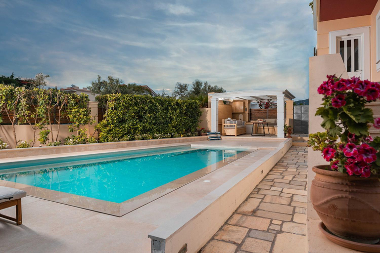 Others 3, Coastline Spacious Maisonette near Athens Air-Port, Attica
