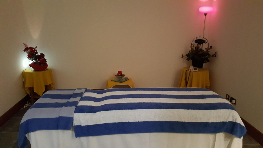 Bedroom 3, Radisson Blu Hotel Riyadh, Riyadh