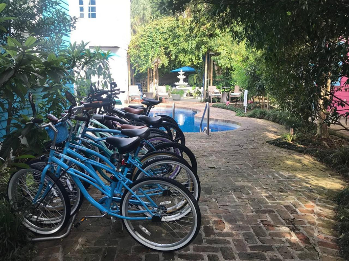 5, 7 Bedroom - Sleeps 14! Next to Bourbon Street, Orleans