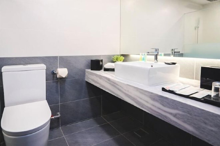 Bathroom 29