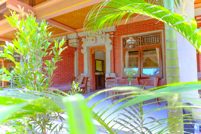 Exterior 2