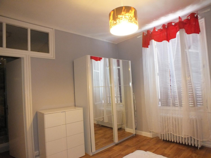 Bedroom 1, Residence Mifaly, Indre