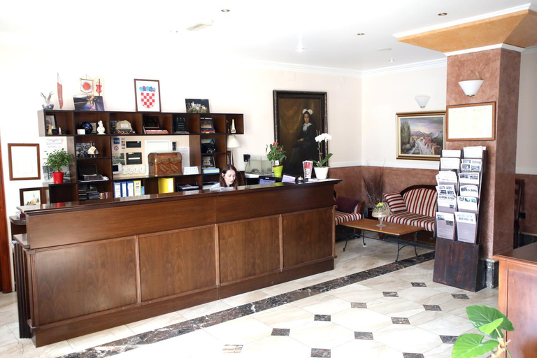 Others 5, Hotel Lavica, Samobor