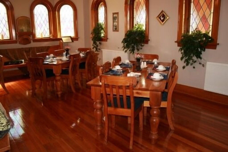 Food & Drinks 5, Te Anau Lodge, Southland