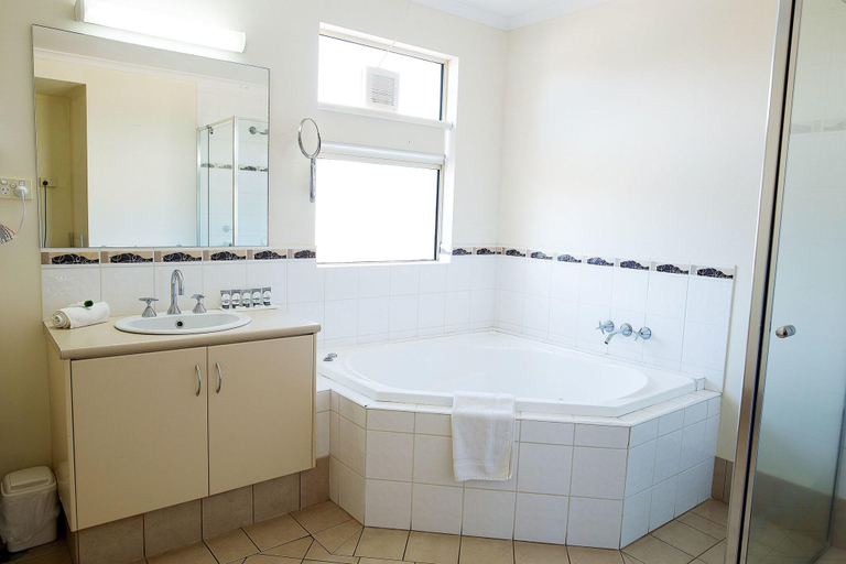 Bathroom, Kalbarri Edge Resort, Northampton