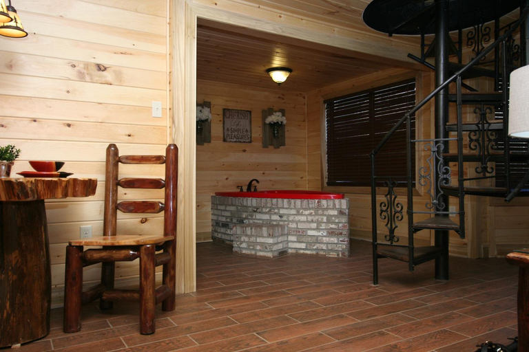 Others 4, Cupid's Cabin, Sevier