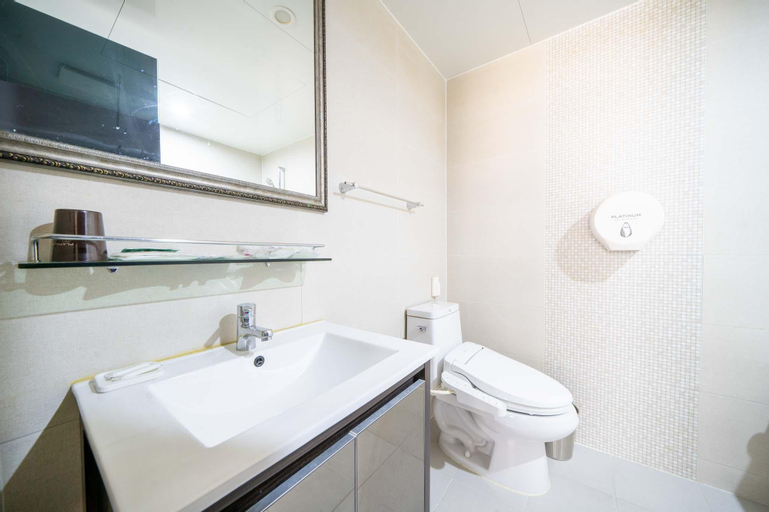 Bathroom 7