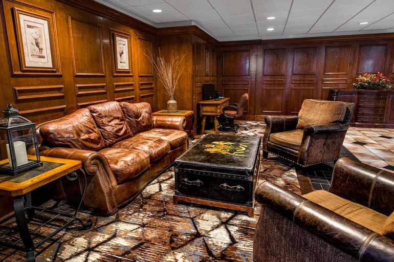 Public Area 3, Lodge Of The Ozarks, Taney